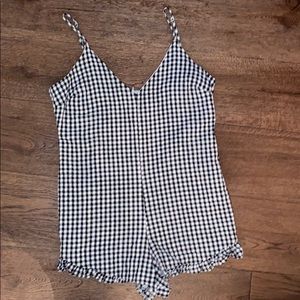 Black and white picnic print romper!